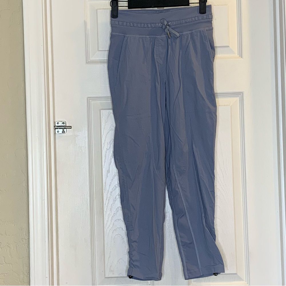 Lululemon Dance Studio Crop *25" Chambray Size 0